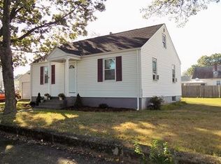 39 Sachem St, Pawtucket, RI 02861