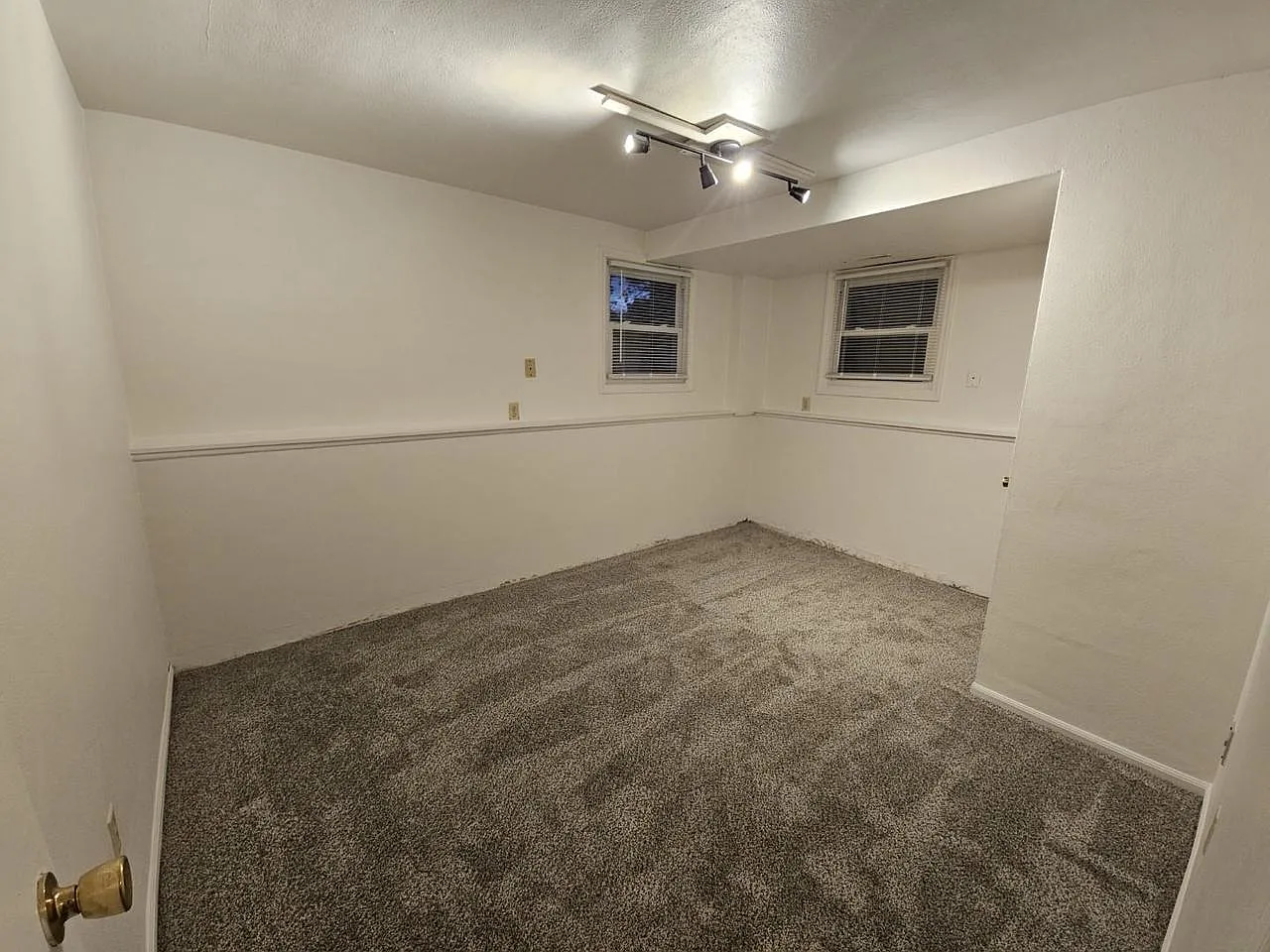 3 bed, 1.5 bath, 1316 sqft, $2,400 — Photo 4