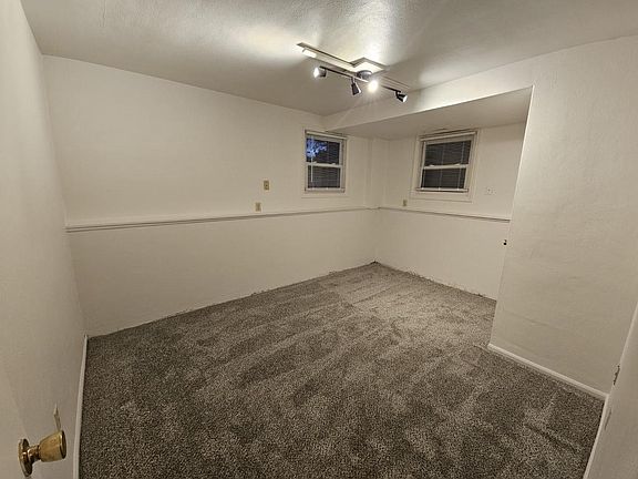 4th image of 7121 Century Ave
