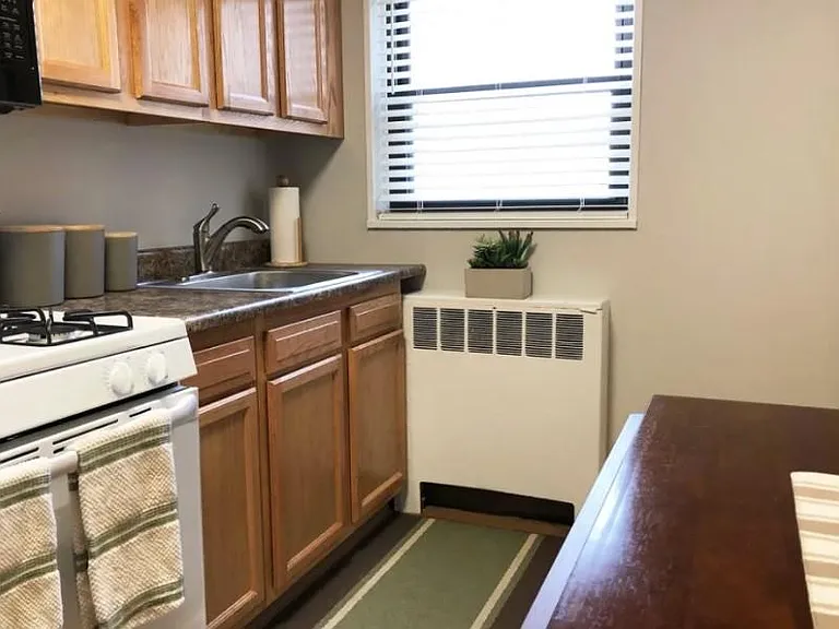 Tivoli Park Apartments — Photo 3