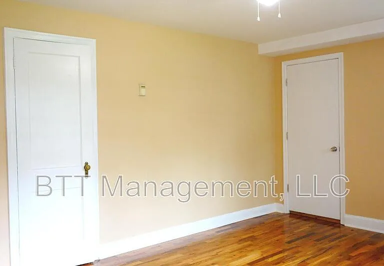 8210 Greenwood Ave #1 — Photo 5