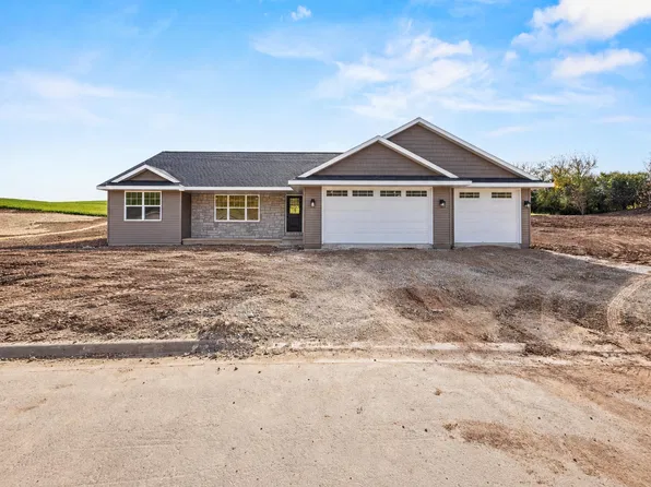 3376 Largo Ridge Ct, Green Bay, WI 54311