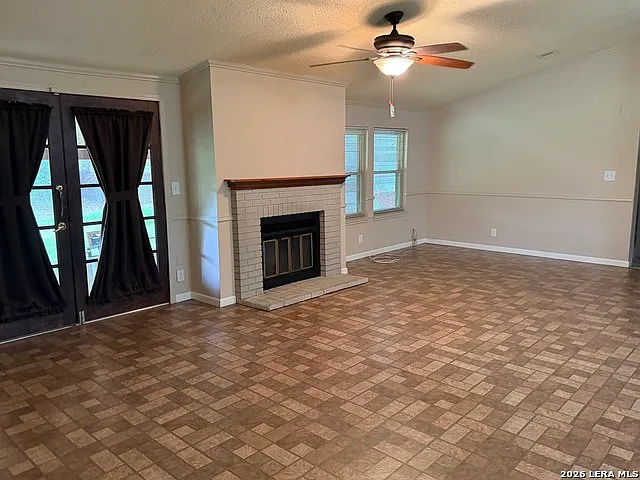 3 bed, 2.0 bath, 1584 sqft, $2,200 — Photo 4