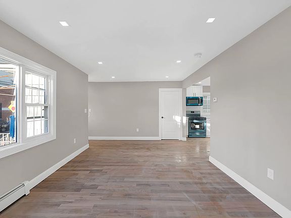 5th image of 6504 Thursby Ave
