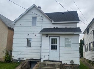 26 6th St SE, Chisholm, MN 55719