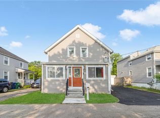 76 Powhatan St, Warwick, RI 02889