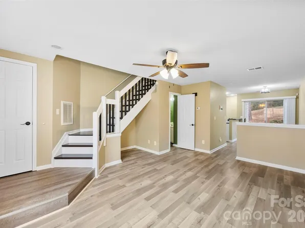 3105 Summercroft Ln, Charlotte, NC 28269