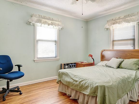 4th image of 8007 189th St