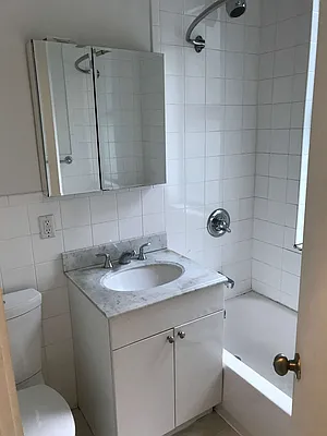 Rented by Flatiron Real Estate Advisors LLC | media 22