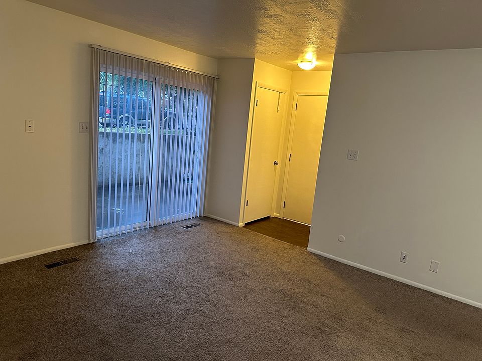 Entry/Family Room