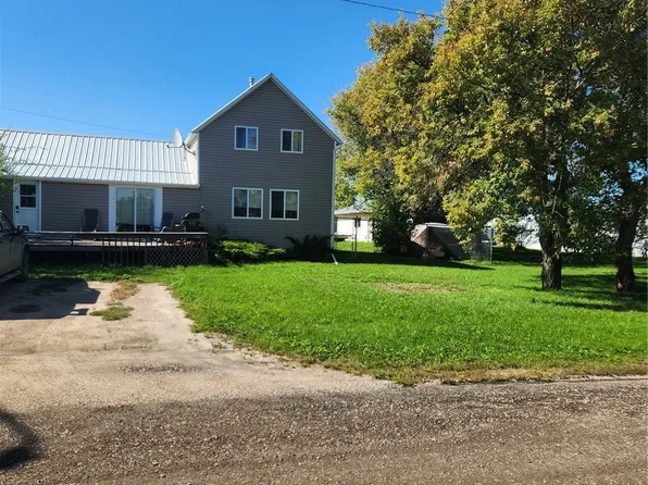 748 Market Street, Bethune, SK S0G 0H0