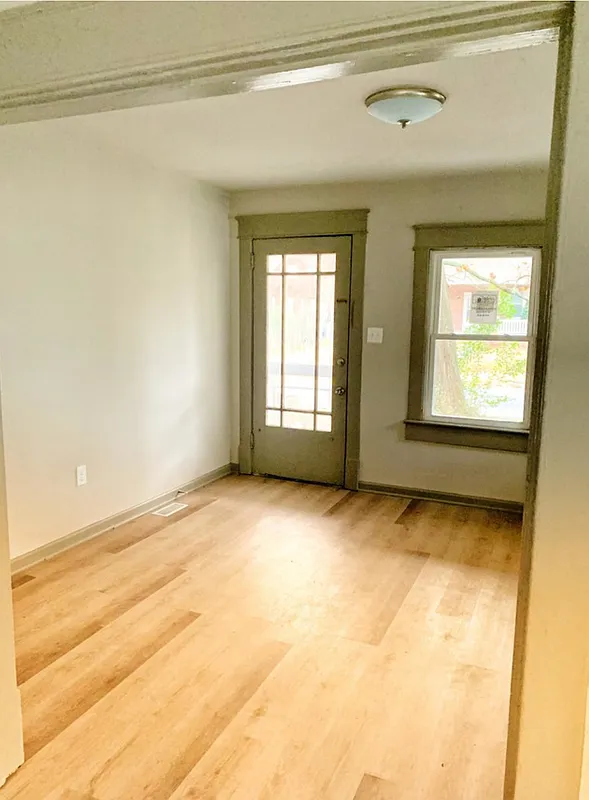 3 bed, 2.0 bath, 1120 sqft, $2,100 — Photo 4