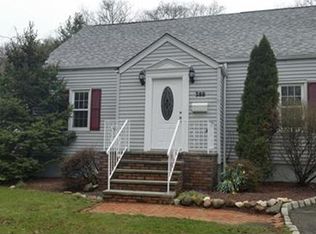 388 Ryders Ln, East Brunswick, NJ 08816