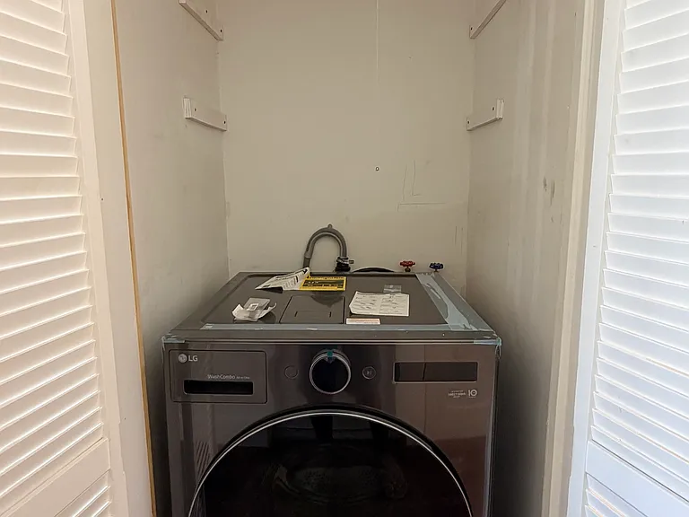 Story Ct — Photo 15