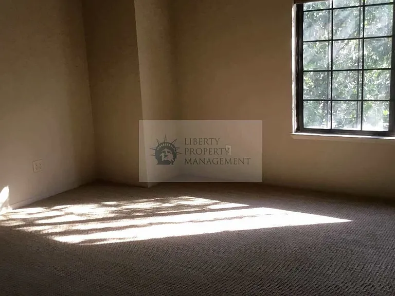 220 W Rumble Rd #D — Photo 6