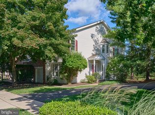 28 Heritage Hills Dr, Washington Crossing, PA 18977