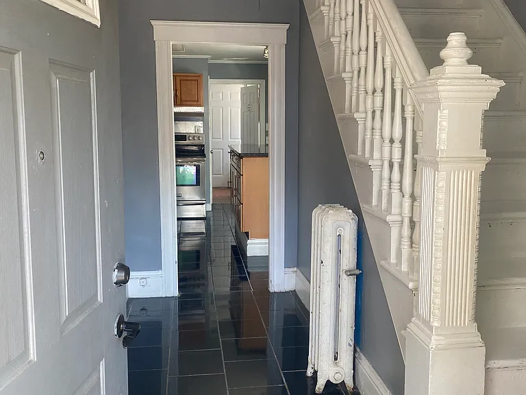 81 Pilgrim Ave — Photo 2