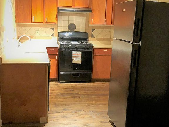 3rd image of 2825 Mojave Dr