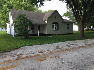 115 E Cherry St, Moweaqua, IL 62550