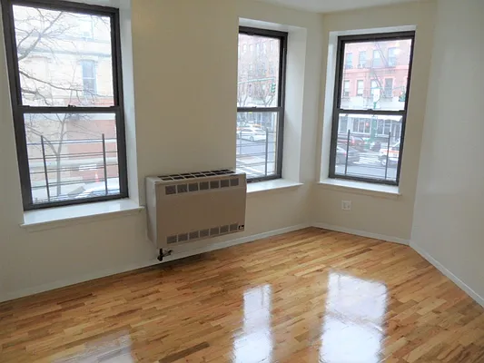 Rented by City Connections Realty | media 18