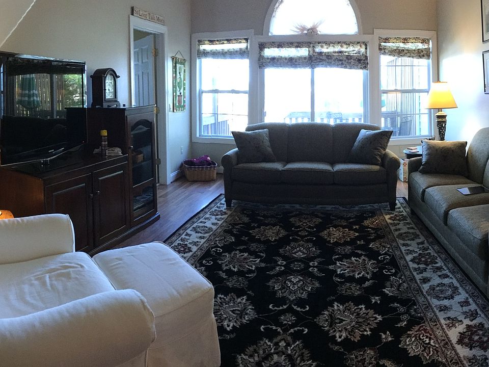 1st image of 245 Gold Leaf Dr