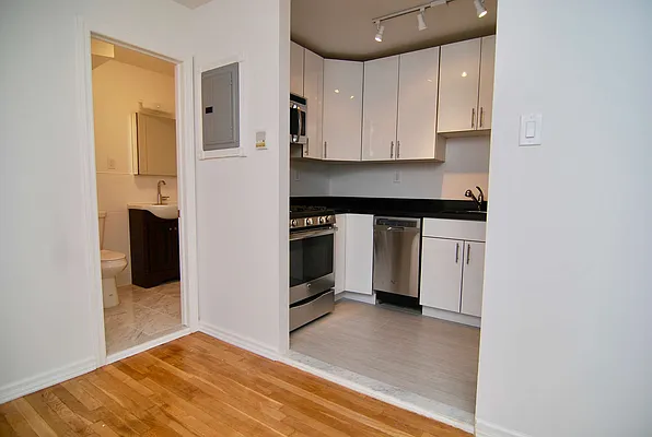 Rented by Building Equity Real Estate LLC | media 12