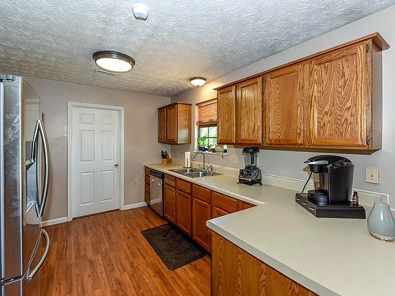 5th image of 4614 Nathan Dr