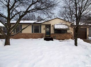 908 51st St, Moline, IL 61265