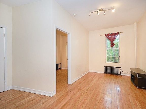 3rd image of 1147 Dean St #B3