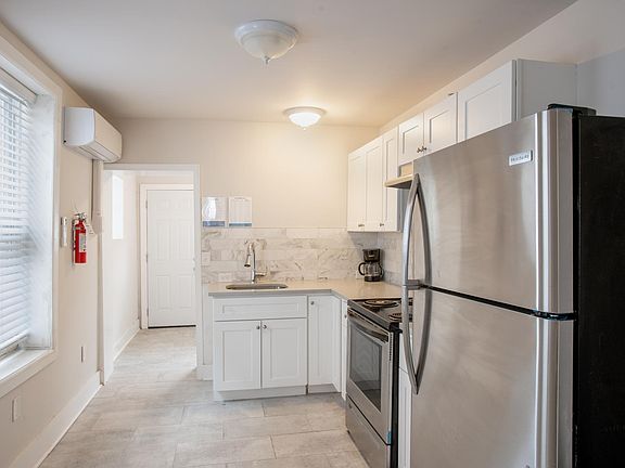 4th image of 2751 N Hemberger St #5