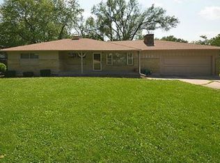 1310 Meadow Ct, Liberty, MO 64068
