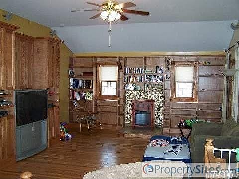 5th image of 256 Barton Ave