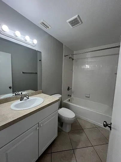 8 Plex 2-303-309 SW 3rd Pl - 1 — Photo 4