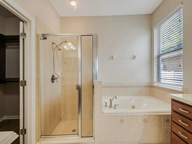 1904 Candlenut Cir — Photo 41