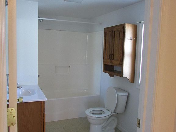 3rd image of 406 N Earl St