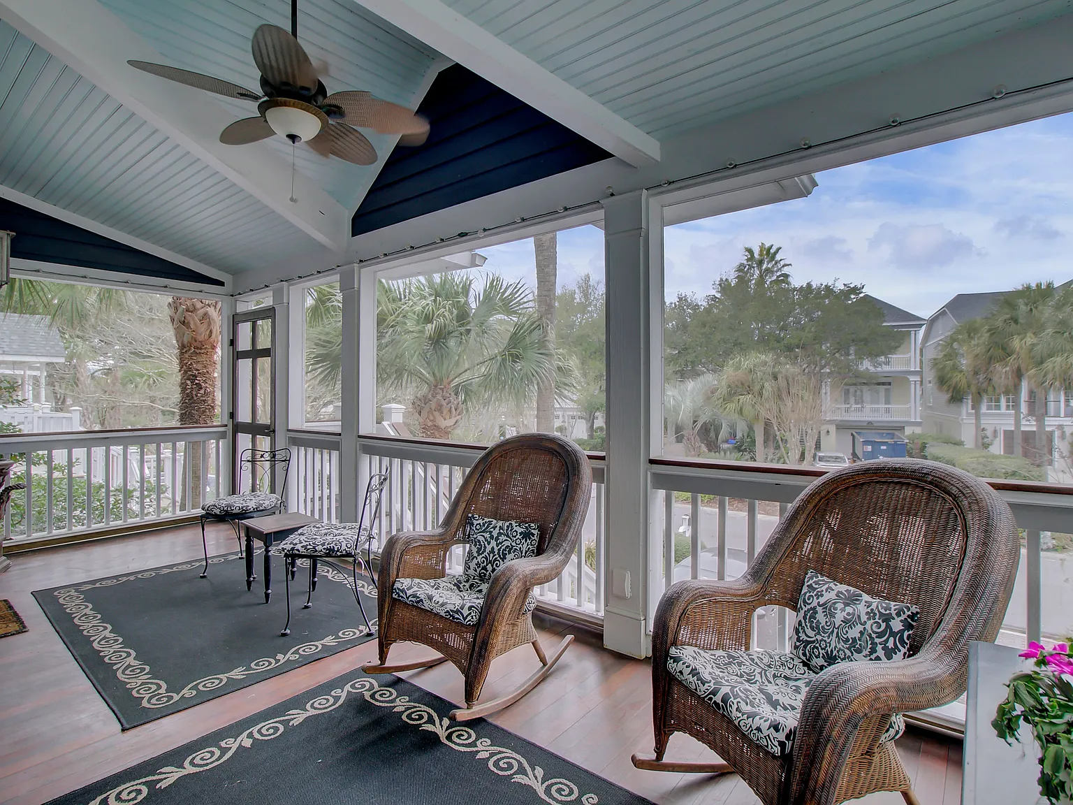 4 bed, 3.5 bath, 2596 sqft, $8,250 — Photo 2
