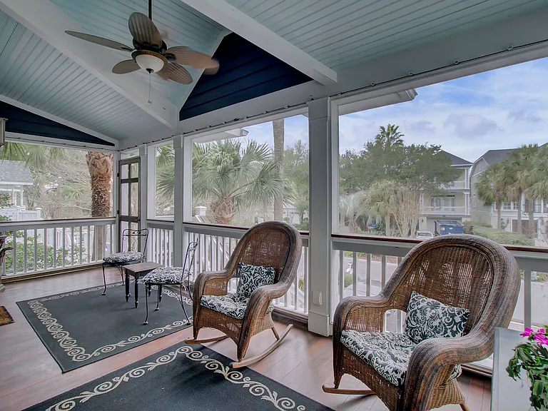 7 Yacht Harbor Ct — Photo 2
