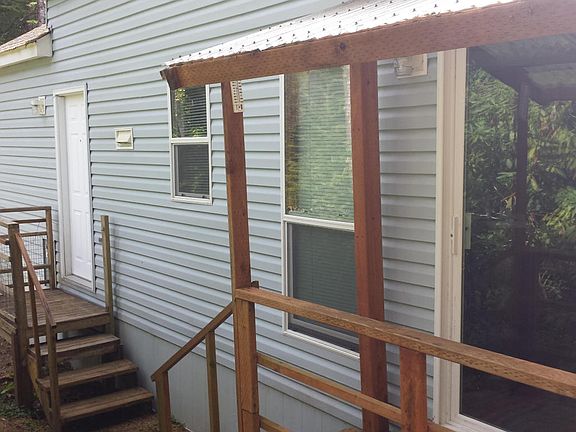 3rd image of 452 SE Quay Ave