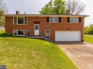 2098 Loman Dr, York, PA 17408