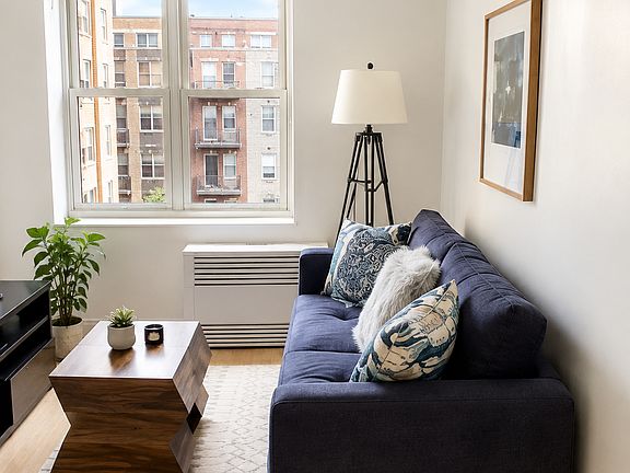 4th image of 116 Warren St #11-2L