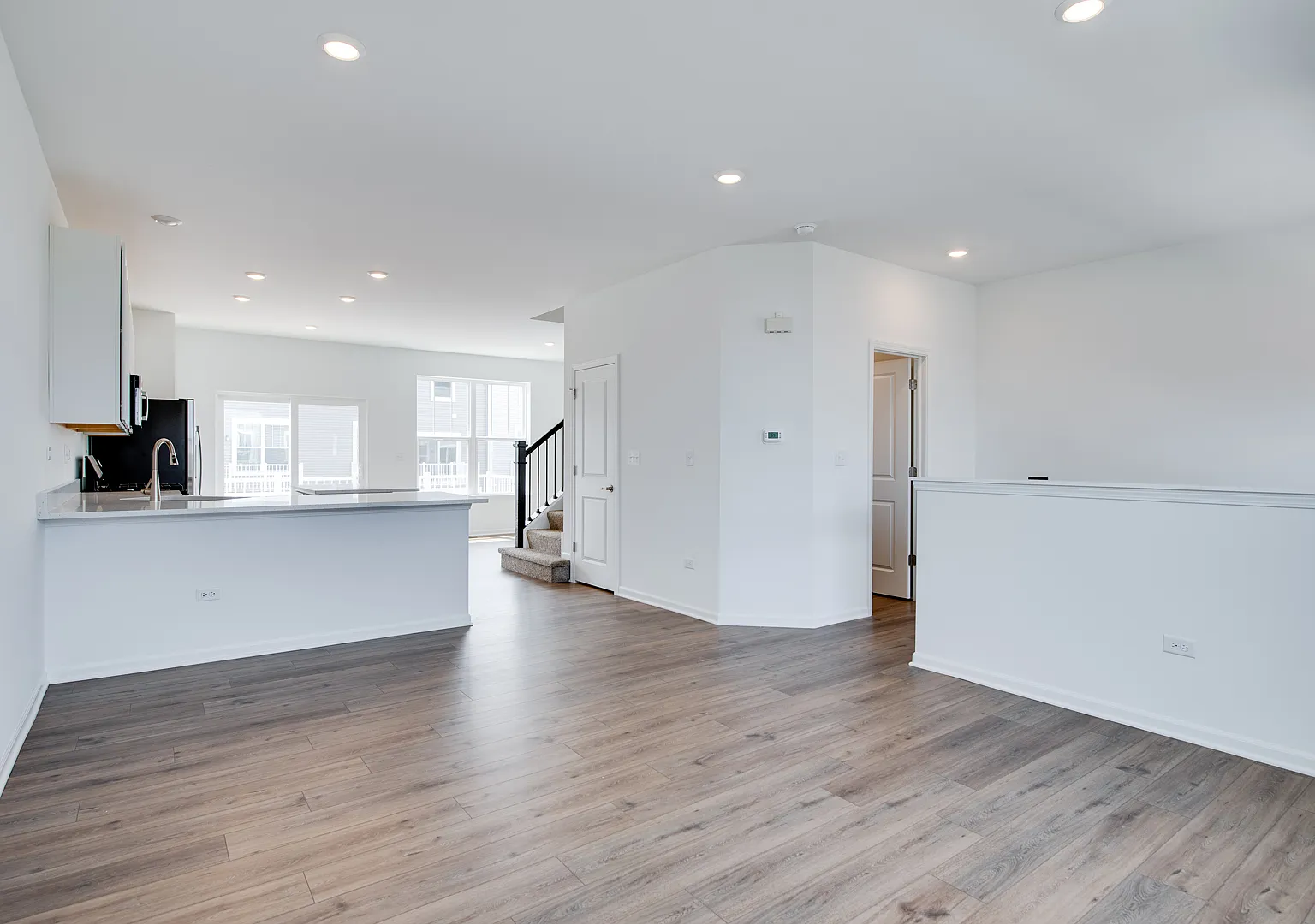 3 bed, 2.5 bath, 1764 sqft, $2,800 — Photo 4