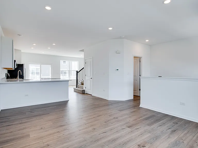 25750 W Yorkshire Dr #25750 — Photo 4
