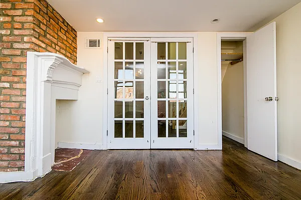 Rented by Nooklyn NYC LLC | media 2