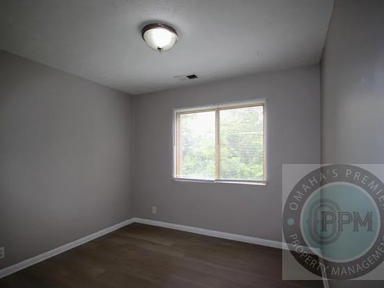 Benson Garden Apartments — Photo 38