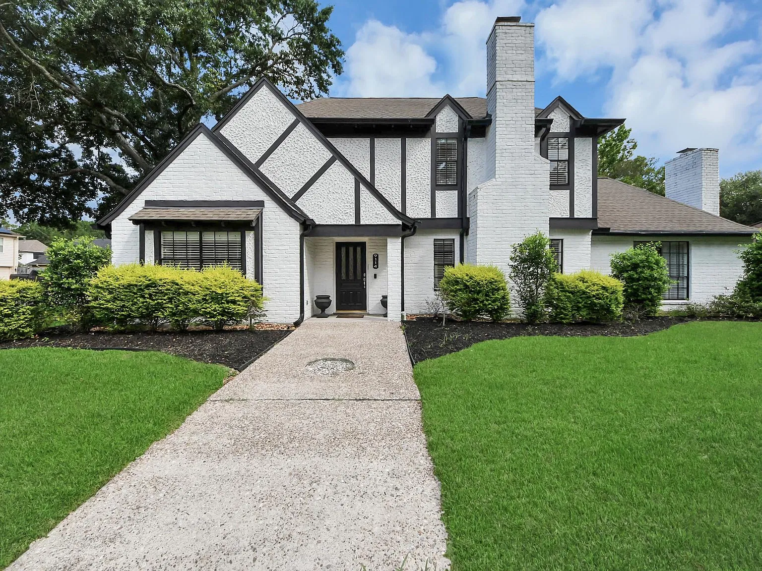 4 bed, 2.5 bath, 3397 sqft, $4,500 — Photo 3