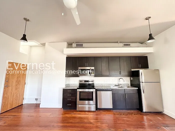 Studio, 1.0 bath, 457 sqft, $1,275 — Photo 2
