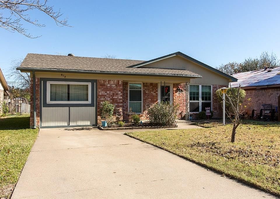 1st image of 612 Hallvale Dr