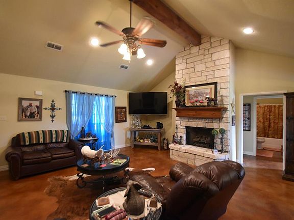 3rd image of 236 Eastpark Dr