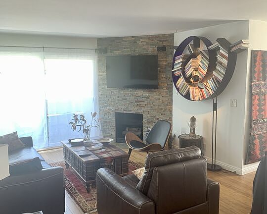 2nd image of 1021 N Crescent Heights Blvd APT 206