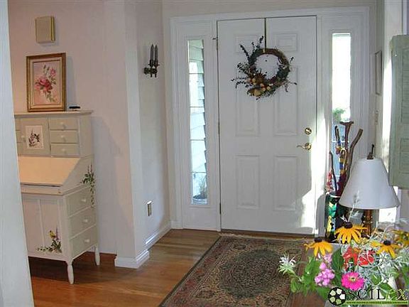 5th image of 155 Pine Lake Cir
